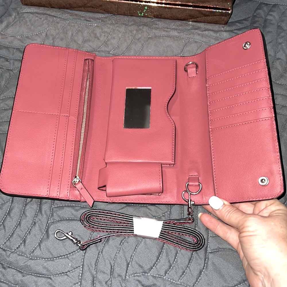 HOST PICK London Fog Dusty Pink Crossbody - Picture 2 of 8